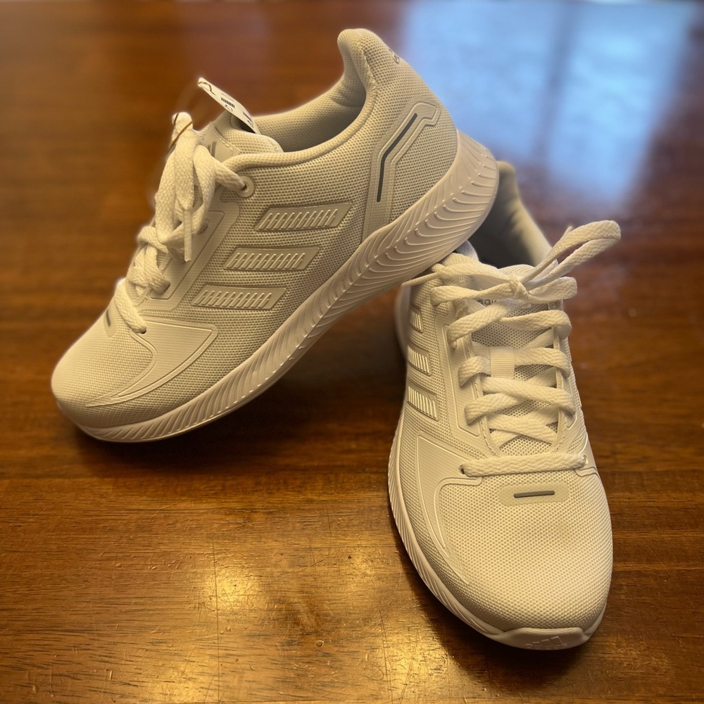 NWT kids Adidas white, size 2 boys/girls